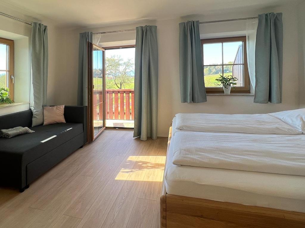 Ferienwohnungen Loisenhof Gstadt am Chiemsee Esterno foto